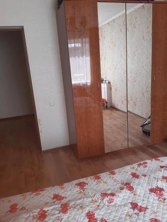 Шкаф разме160h2200производитель Шатура.4х дверный.Полировнный.в хорошем сос