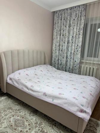 Продам кровать с матрасом и комод