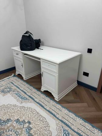 Письменный стол 150х60см , фасады со всех сторон, МДФ белый