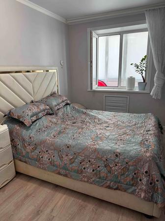 Двуспальная кровать