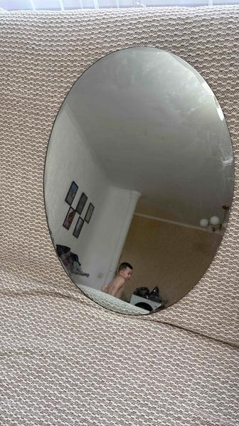 Продам зеркало настенное