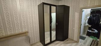 Продам Шкаф угловой и обычный с зеркалами (комплект)