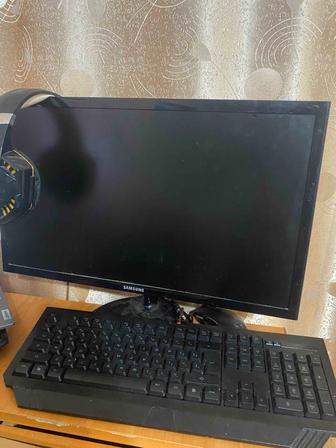 компьютер монитор мышь клавитатура наушники