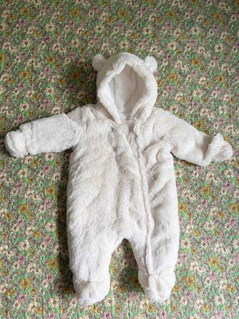 Комбинезон весенний Mothercare, в очень хорошем состоянии. До 3х месяцев.