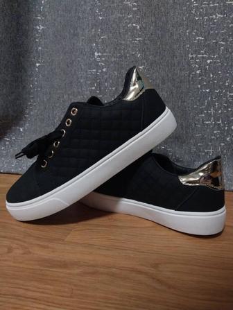 Кроссовки кеды