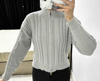 Свитер женский