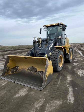 Фронтальный погрузчик