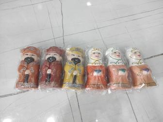 казахстанские национальные сувенирные статуэтки (бабушка и дедушка)