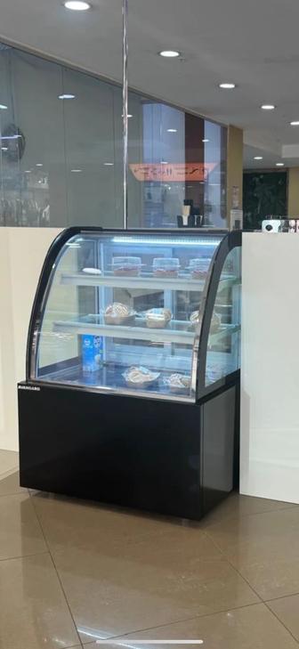 Продам холодильник витринный