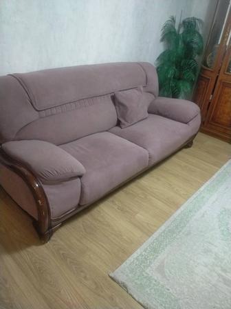 Диван в отличном состоянии 2 ,5 метров длина после химчистки