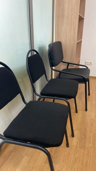 Продаю стулья офисная
