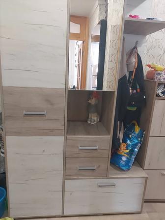 Продам прихожую.