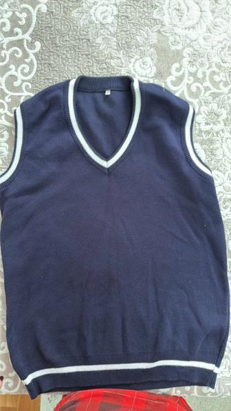 Жилетка темная синяя школьная