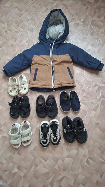 Продам обувь детскую и куртку