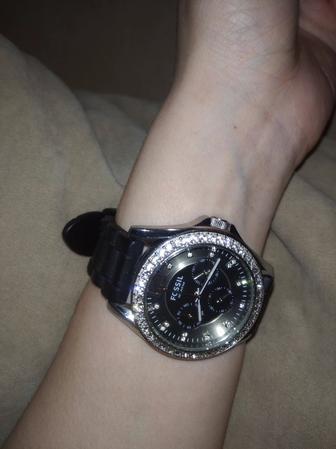 Продам часы fossil , женские ,оригинал