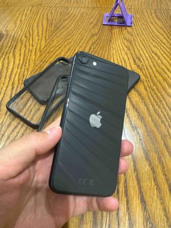 iPhone SE 2020 на 64 gb