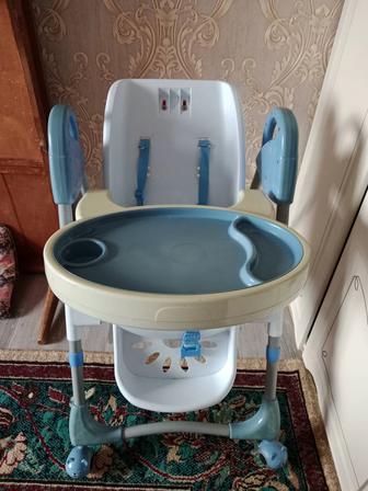 Детский стульчик для кормления