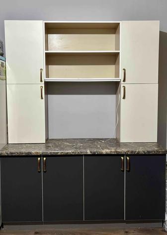 Кухонный гарнитур в хорошем состоянии