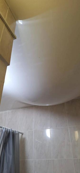 Слив воды и ремонт натяжных потолков