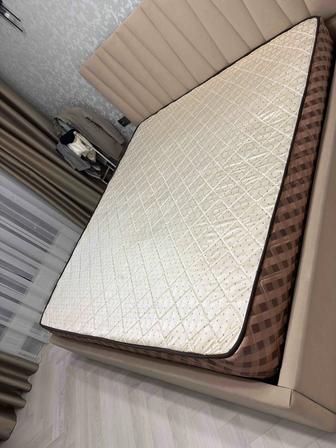 Матрац в хорошем состоянии