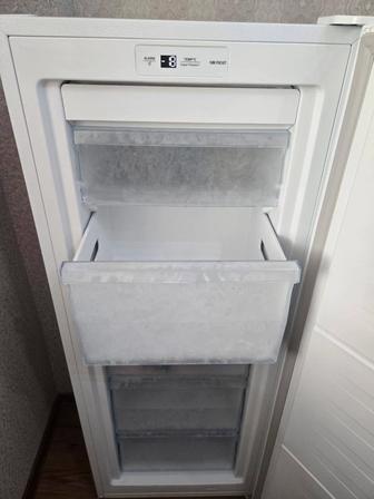 Продам морозильник Hisense б/у