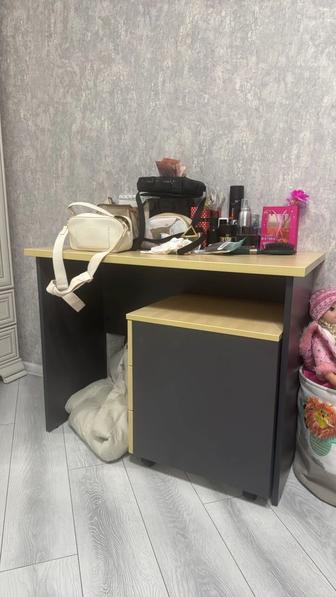 Рабочий стол и тумба