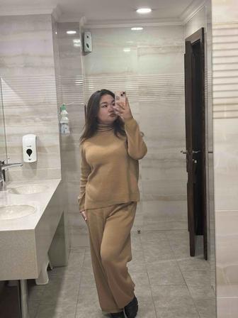 Официант / официантка