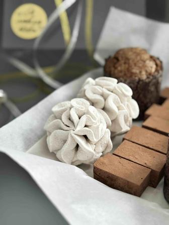 Сладкий подарок. Сет десертов и сладостей к чаю - зефир,кекс. Доставка У-Ка