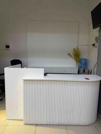 Ресепшн и фон