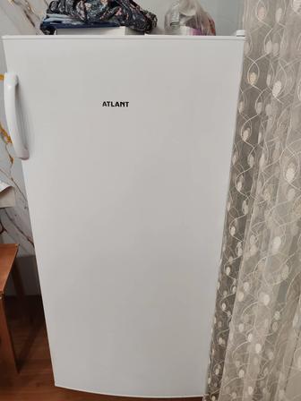 Продам морозильную камеру Atlant