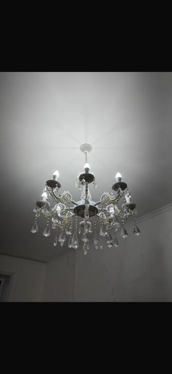 Продам люстры 3 шт