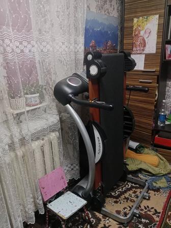 Продам беговую дорожку