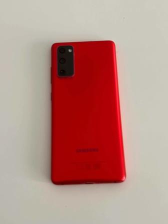 Телефон Samsung S20FE