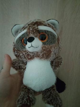 Игрушка енотик
