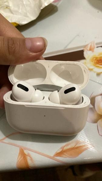 Продам наушники AirPods Pro