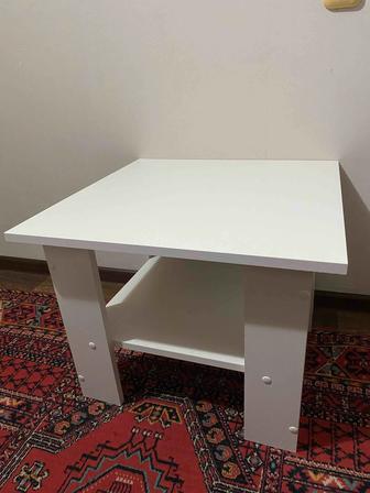 Продам маленький стильный столик