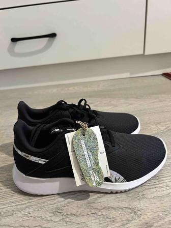 Кроссовки Reebok новые