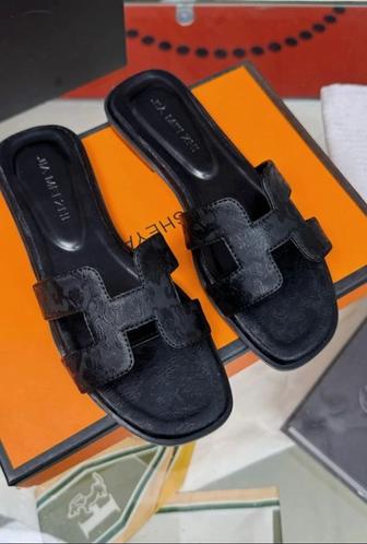 Шлепанцы Hermes