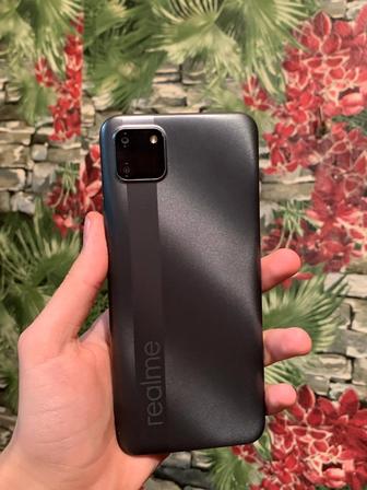 Продам телефон realme