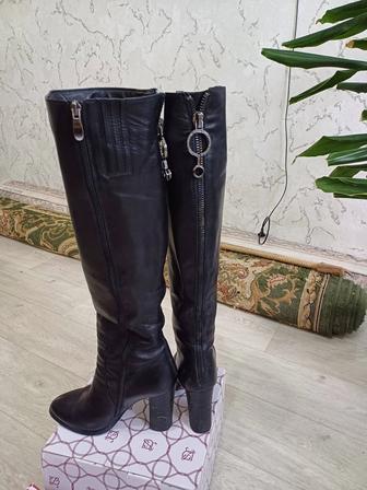 Продам женские сапоги зимние