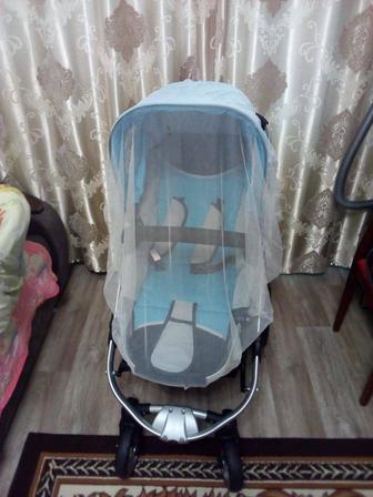 Продам коляску 2 в 1,люлька +летняя коляска все снимается и складывается.