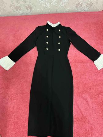 Одежда ( платье кофта джинсы)