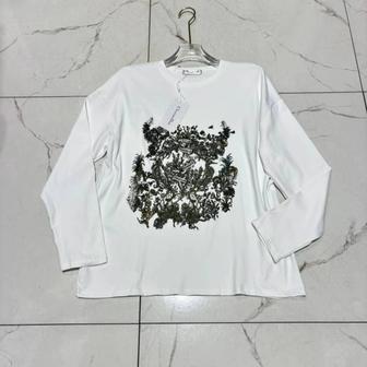 Продам женский пуловер.Белый, отличного качества. Новый.Размер M-L