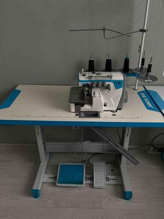 Продам оверлок 5 ти нитка