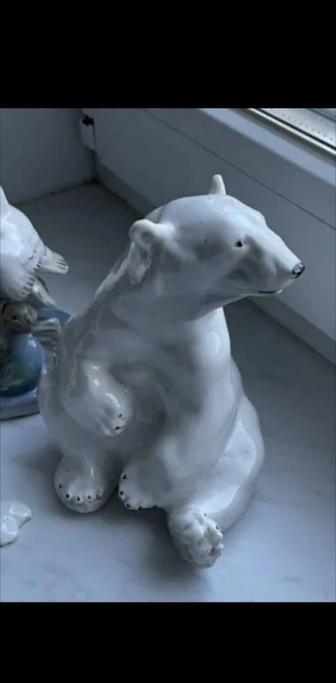Куплю. Статуэтку Белого медведя. Разных. Из фарфора
