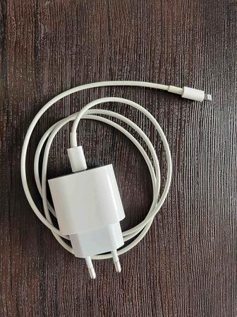 Оригинальная зарядка на айфон Lightning