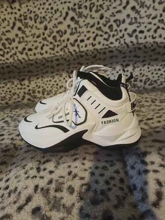 Кросовки от