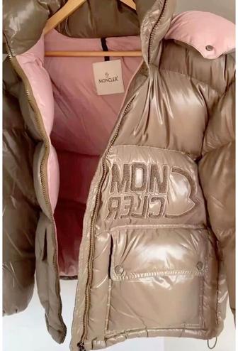 Продам женскую новую куртку Moncler (монклер)