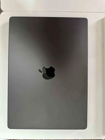 MacBook Pro M3 Pro (18/512), как новый