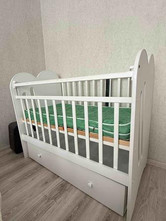 Продам детскую кроватку